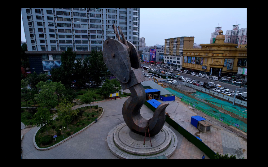 这个大铁钩子寓意是什么?打卡欣赏铁西广场雕塑作品