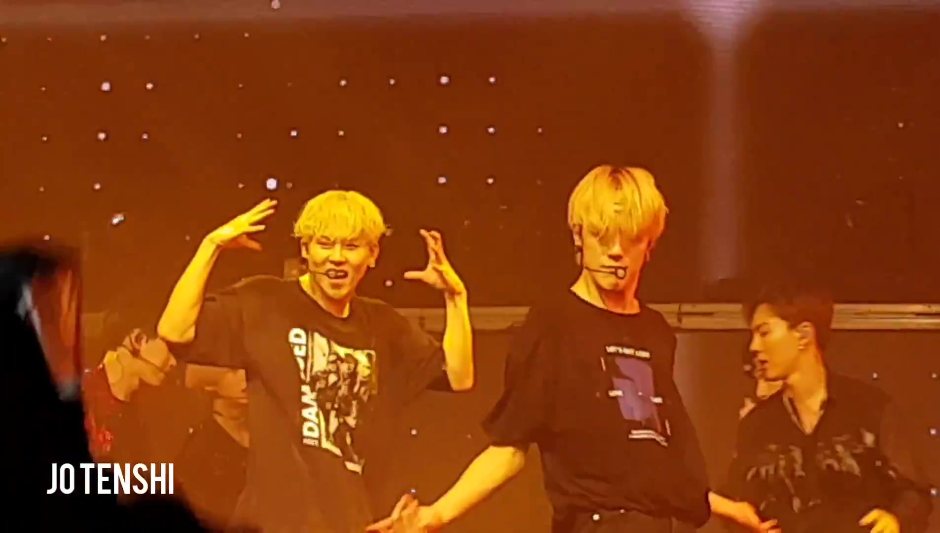 [图]Fancam MONSTA X DRAMARAMA 台下唱得比台上还得劲1