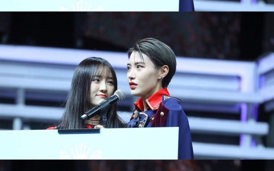 戴莫意难平今后也请肩并肩手挽手地一起走下去吧