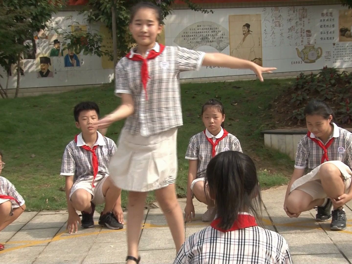 [图]东升小学操场游戏视频-花落谁家