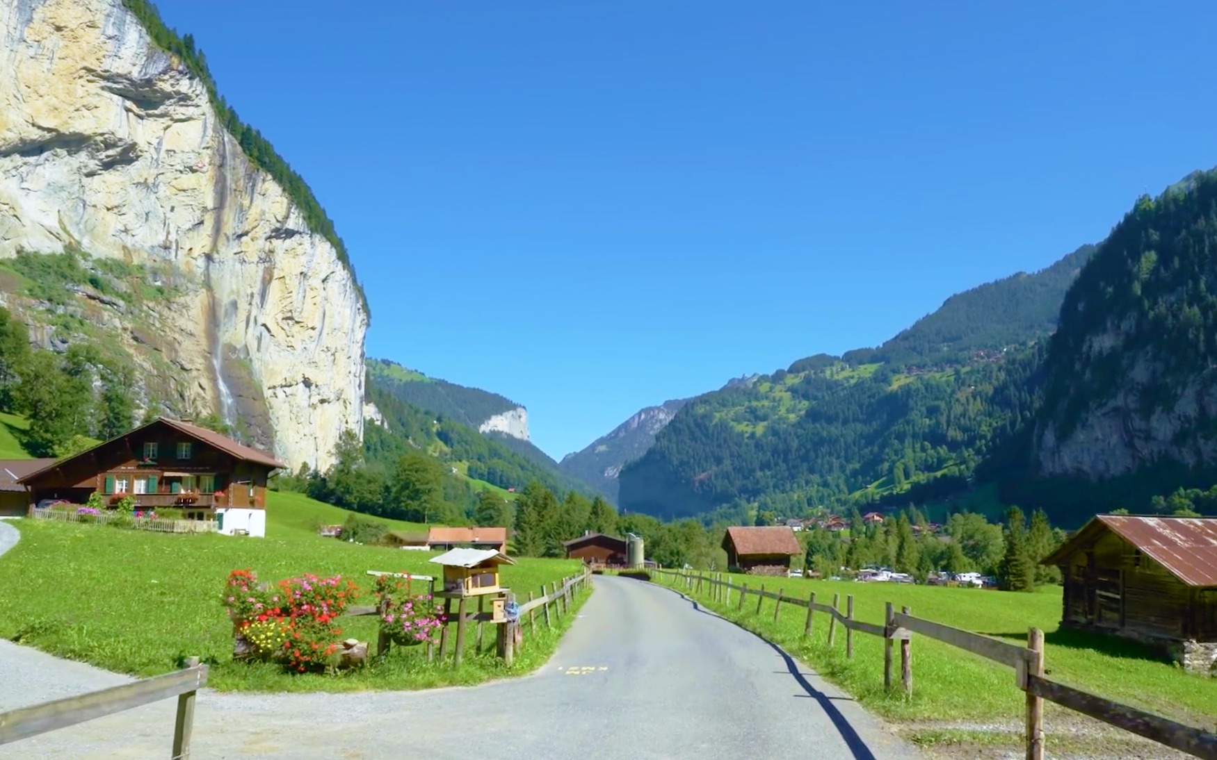 山之间的瑞士峡谷小镇劳特布龙嫩小漫步记录 4k超清风景投影素材