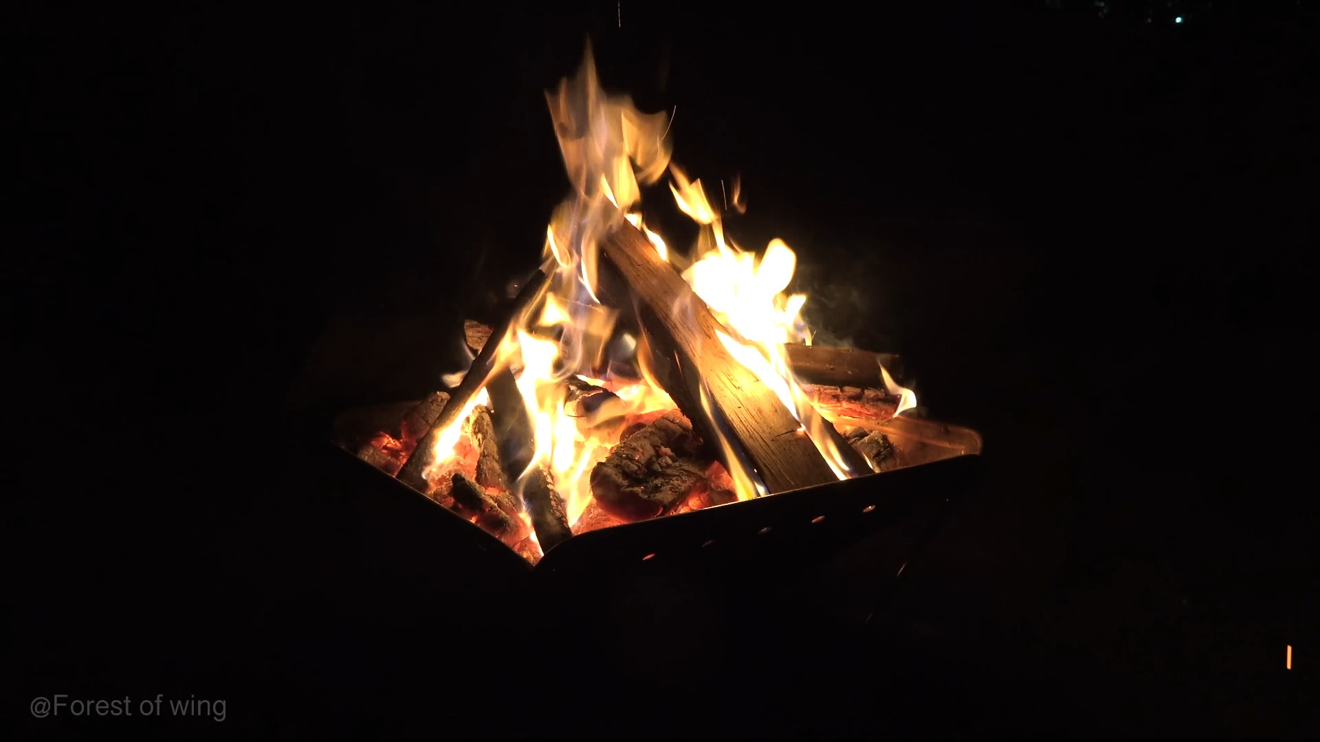 4k 篝火 3小时实景 无循环 白噪音 炉火 营火 壁炉 燃烧