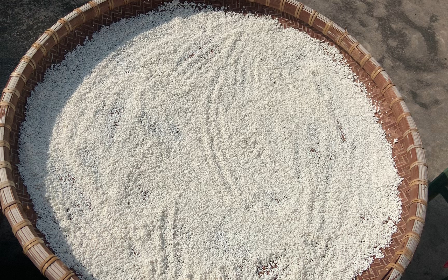 回一趟奶奶家帮忙晾一下臭米粉