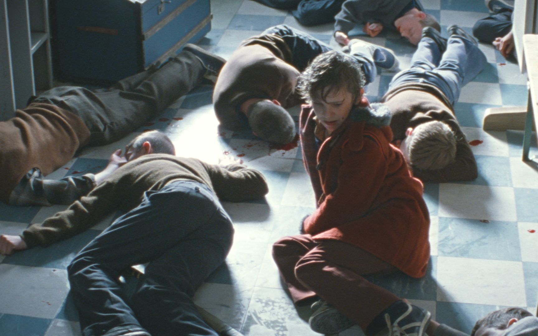 电影:小伙生来就有超能力,只要身体受伤,周边所有生物都会死亡