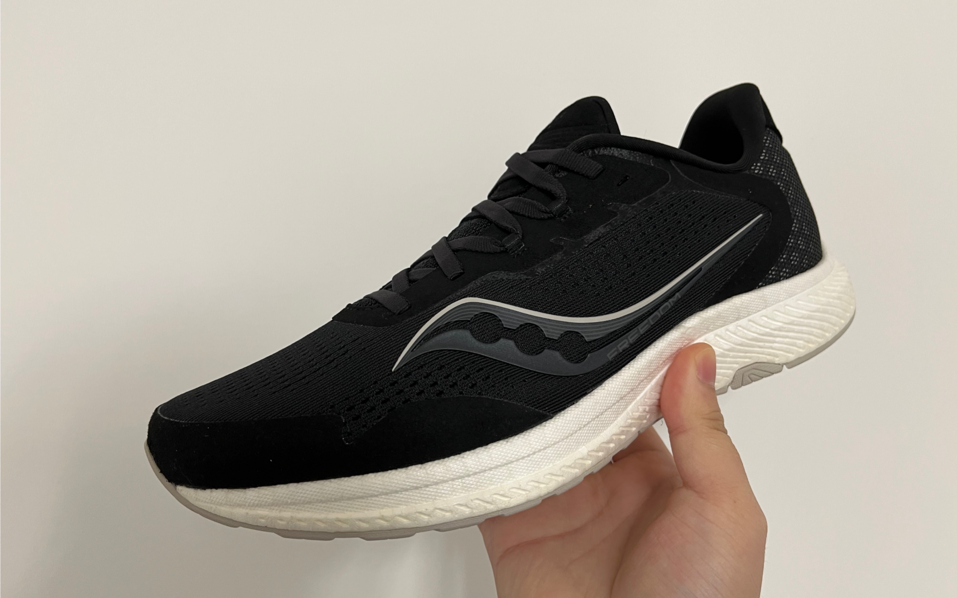 [图]【开箱时间】索康尼 Saucony freedom4 自由4 黑白配色