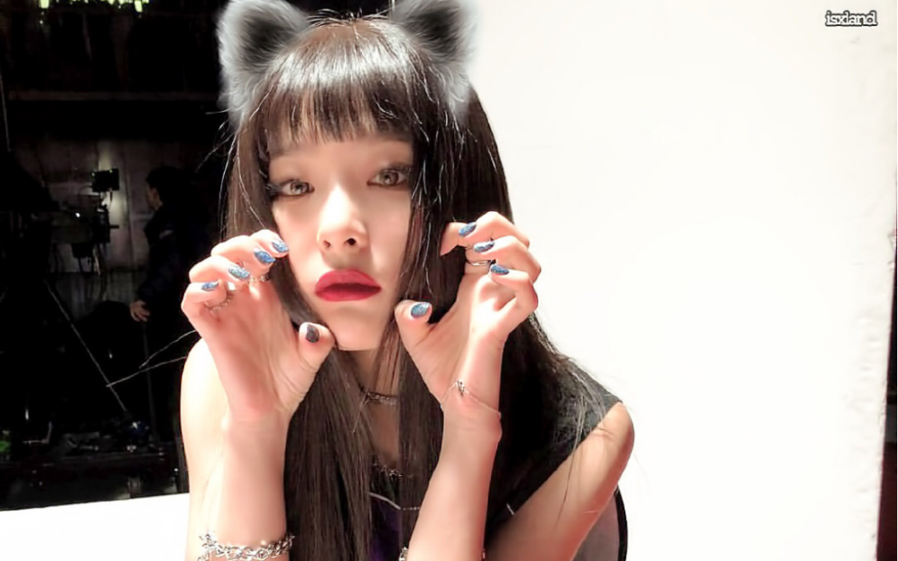 [姜涩琪笑容混剪]四代第一可爱熊!笑起来眼睛咪咪的熊