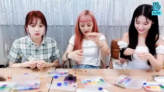 Télécharger la video: (G)I-DLE 雨琦戏弄美延，都是团欺何苦呢