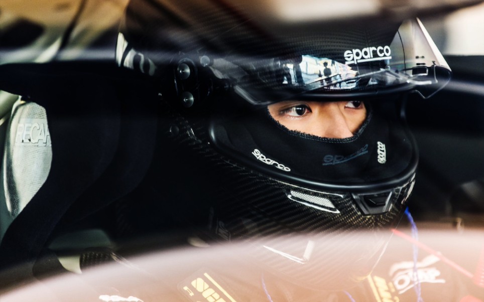 【赛车手吴亦凡】throwback伪mv,三人之间的追逐游戏,谁是最后赢家