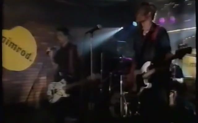 [图]Green Day - 'She'＋'Redundant' (Live at Bottom of the Hill 17/04/98)