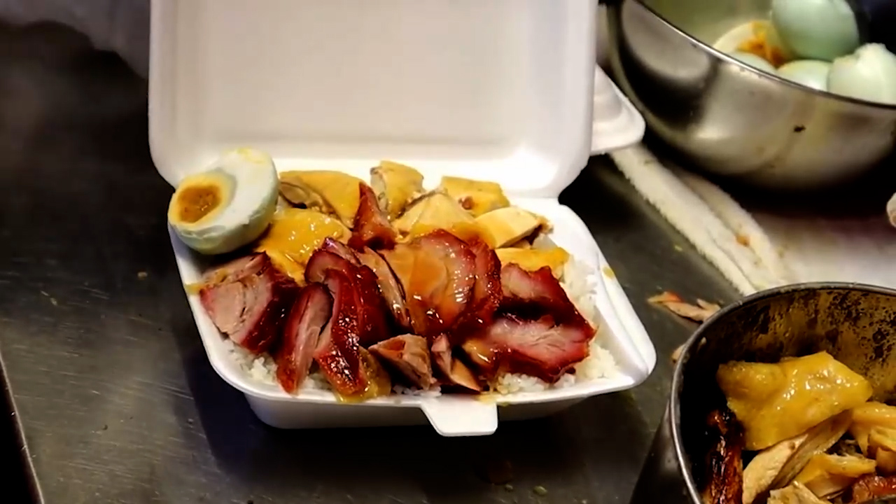 原来这才是烧腊盒饭的精髓,30烧腊年老字号,用肉量征服香港老饕