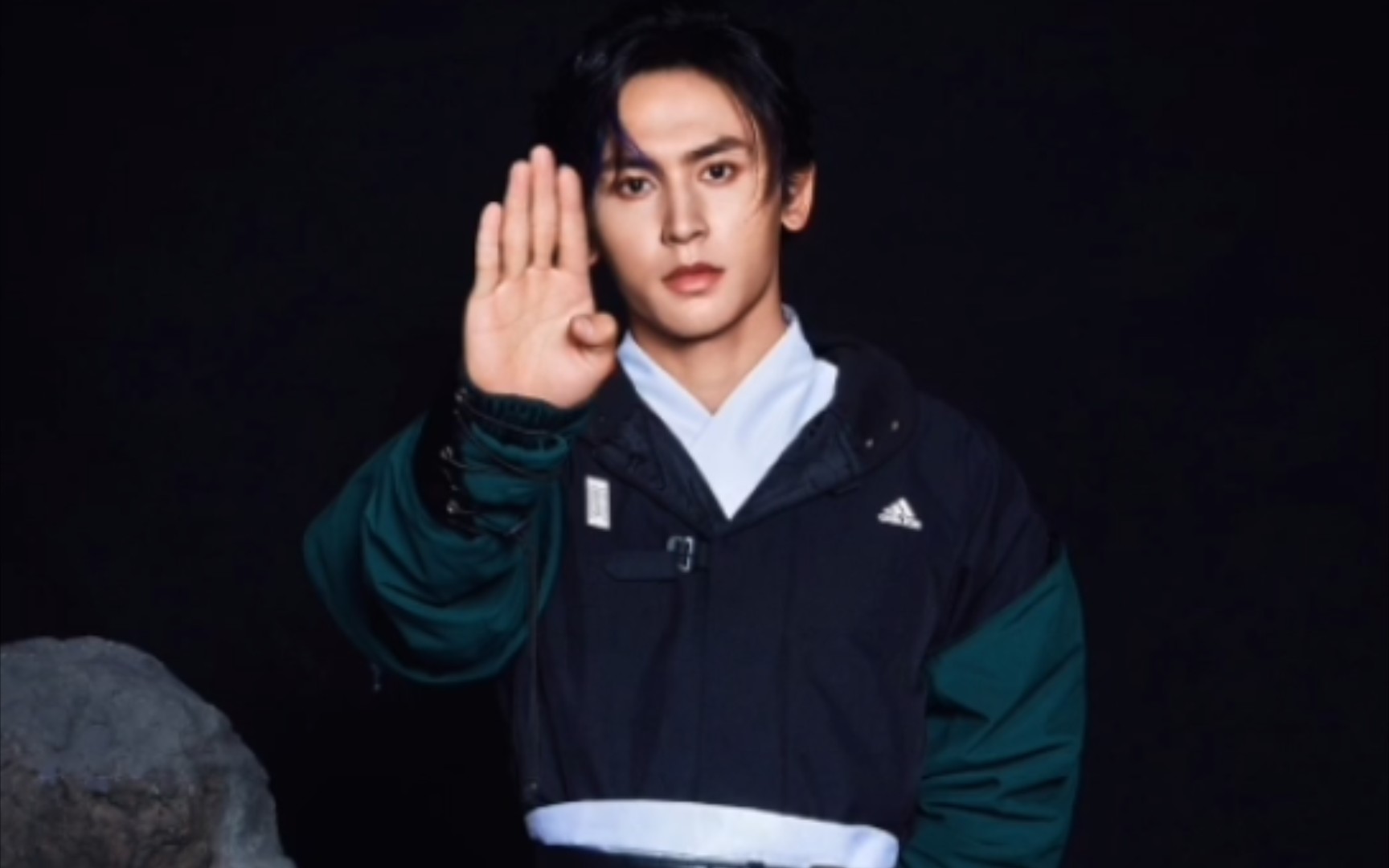 【张哲瀚】芭莎电子刊周子舒单人采访语音_哔哩哔哩 (゜-゜)つロ 干杯