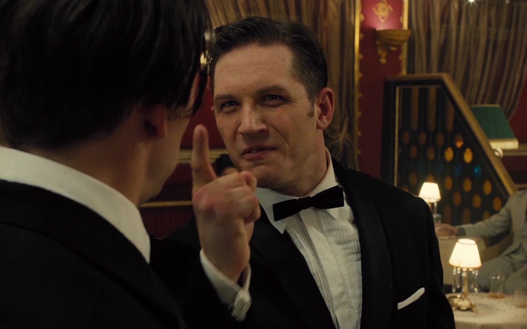 抽烟 喝酒 烫头 这么自律的男人非汤姆哈迪莫属~_哔哩哔哩_bilibili