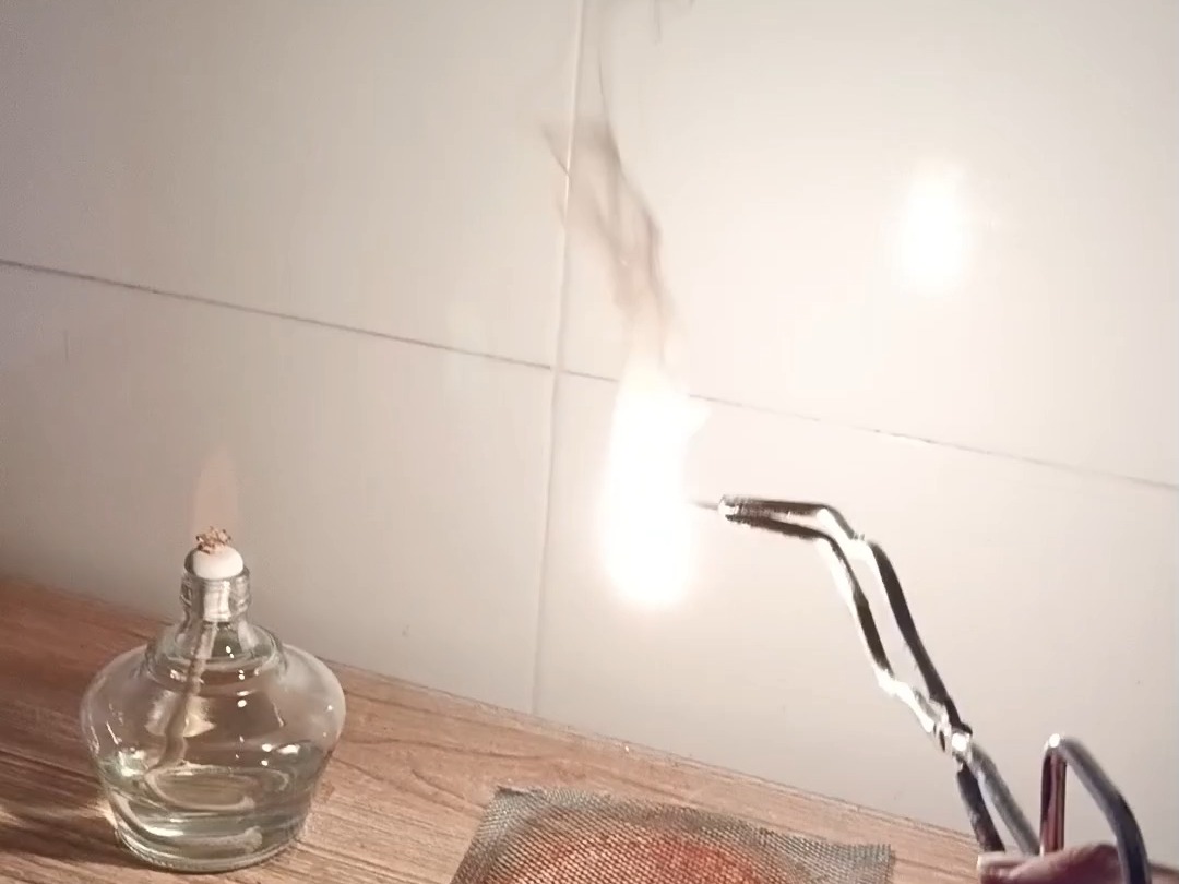 [初中化学实验]镁条在氧气中燃烧