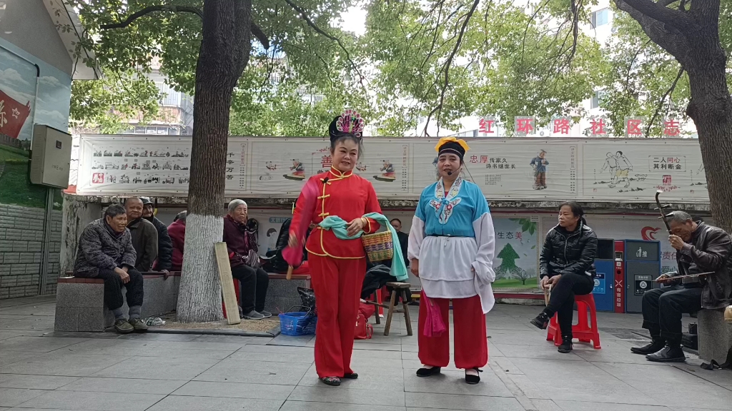 实拍赣南采茶戏配合的默契