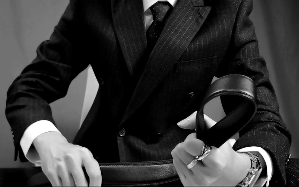 刀木dom宝贝帮我拿条领带