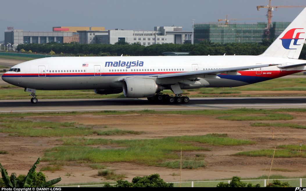 马来西亚航空波音777-200客机荷兰史基埔机场平稳降落