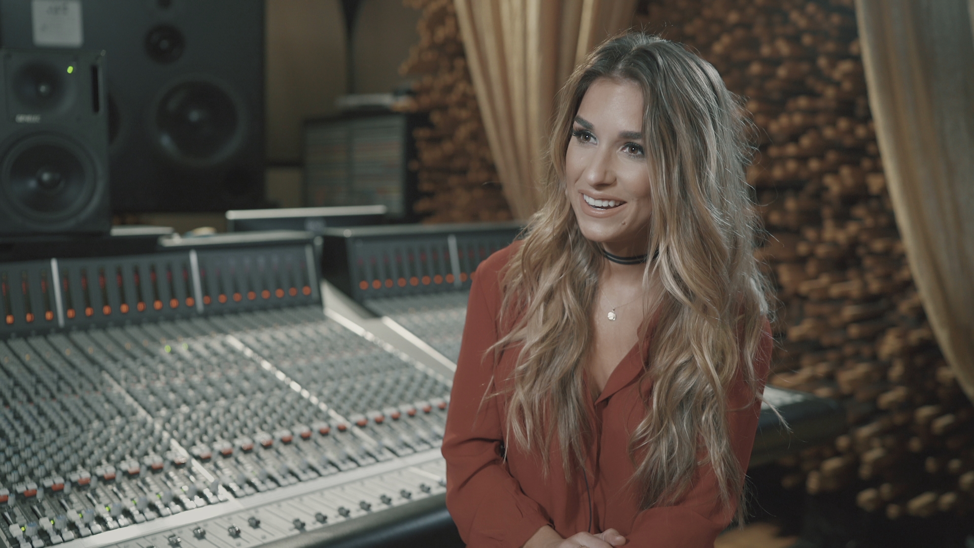 [图]Girl On The Coast - Behind The Scenes - Jessie James Decker