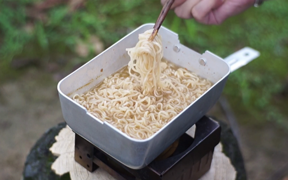 野炊食谱 | 白水煮北京方便面