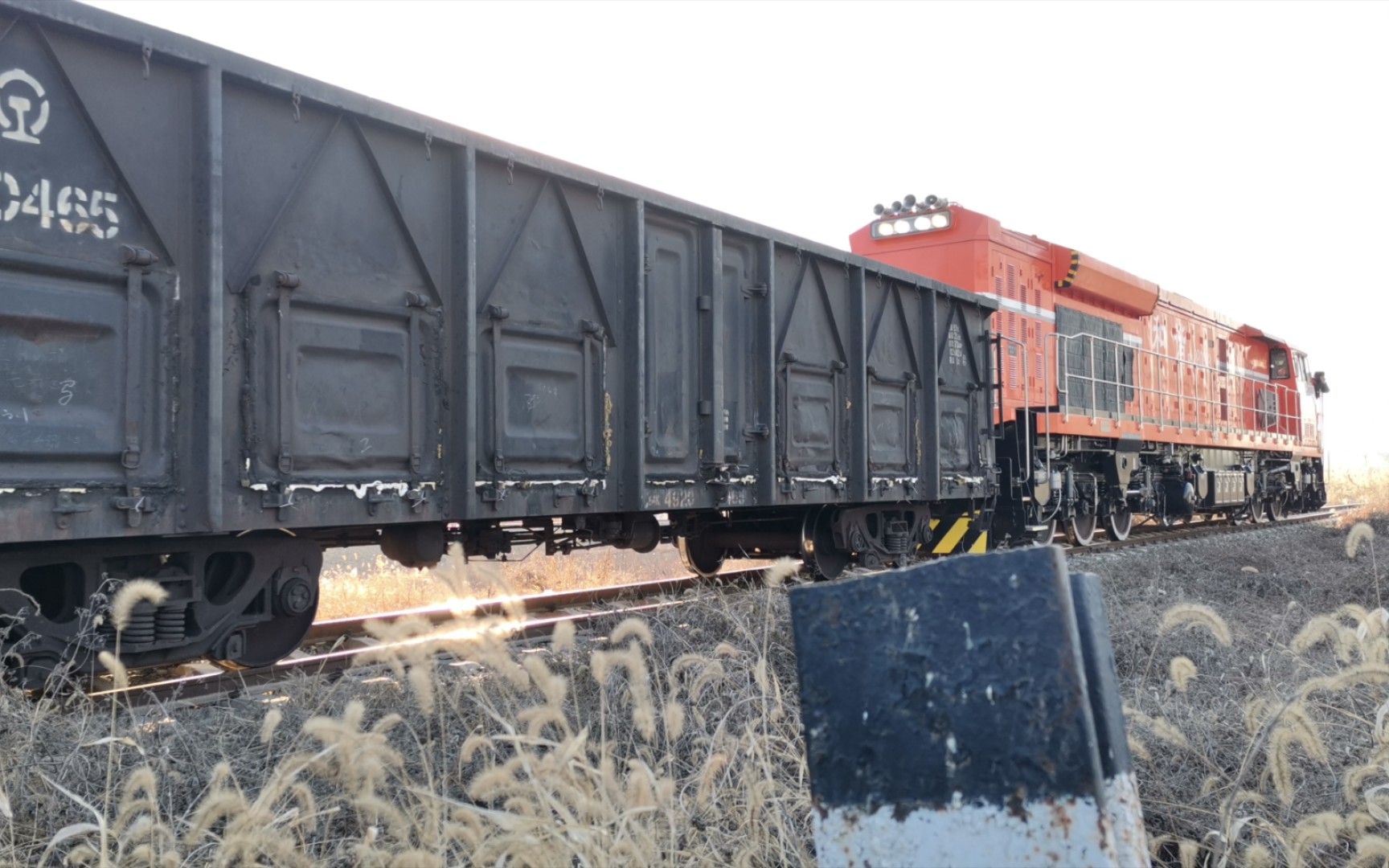 第一次看这个道口过车,hxn3b 0303在琉璃河站调车牵出线进行调车作业