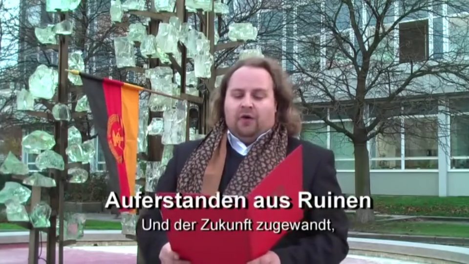 [图]2015年大叔在德累斯顿演唱《Auferstanden Aus Ruinen》