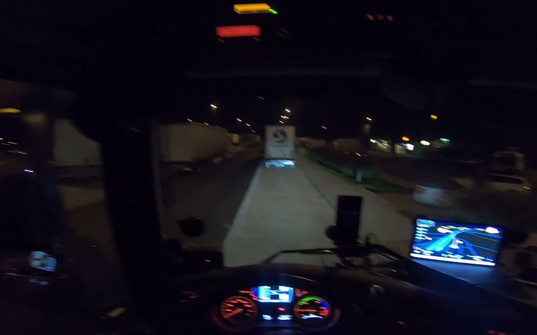 【POV】第一人称视角 黎明前的黑暗~ 夜间驾驶达夫 | DAF XF&中置轴挂车#262哔哩哔哩bilibili