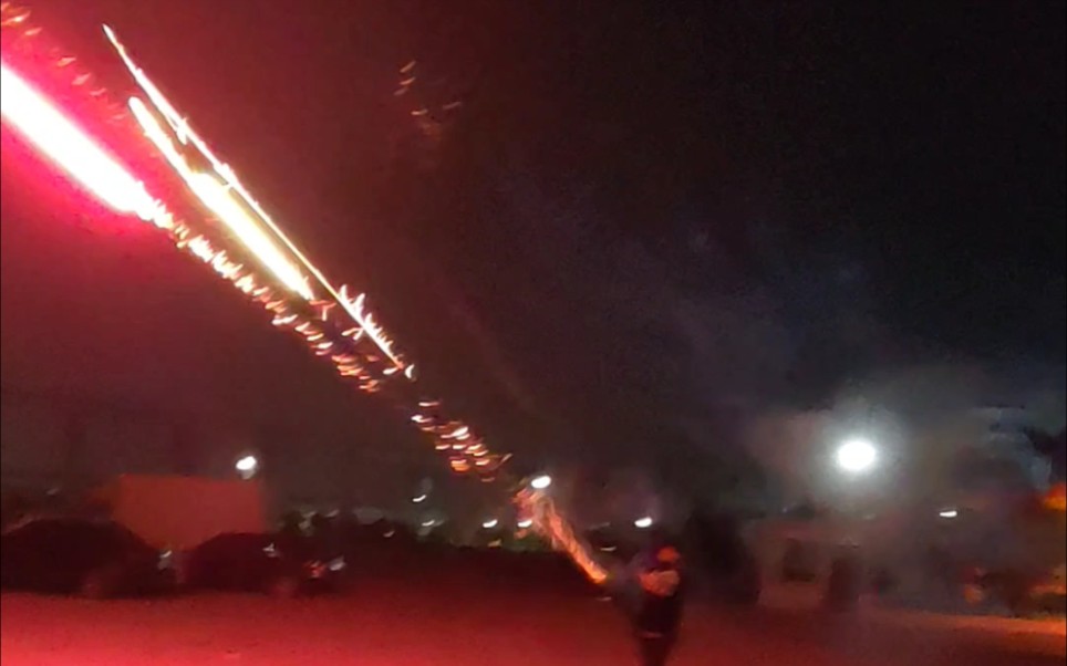 过年就该放烟花,加特林窜天猴圆梦
