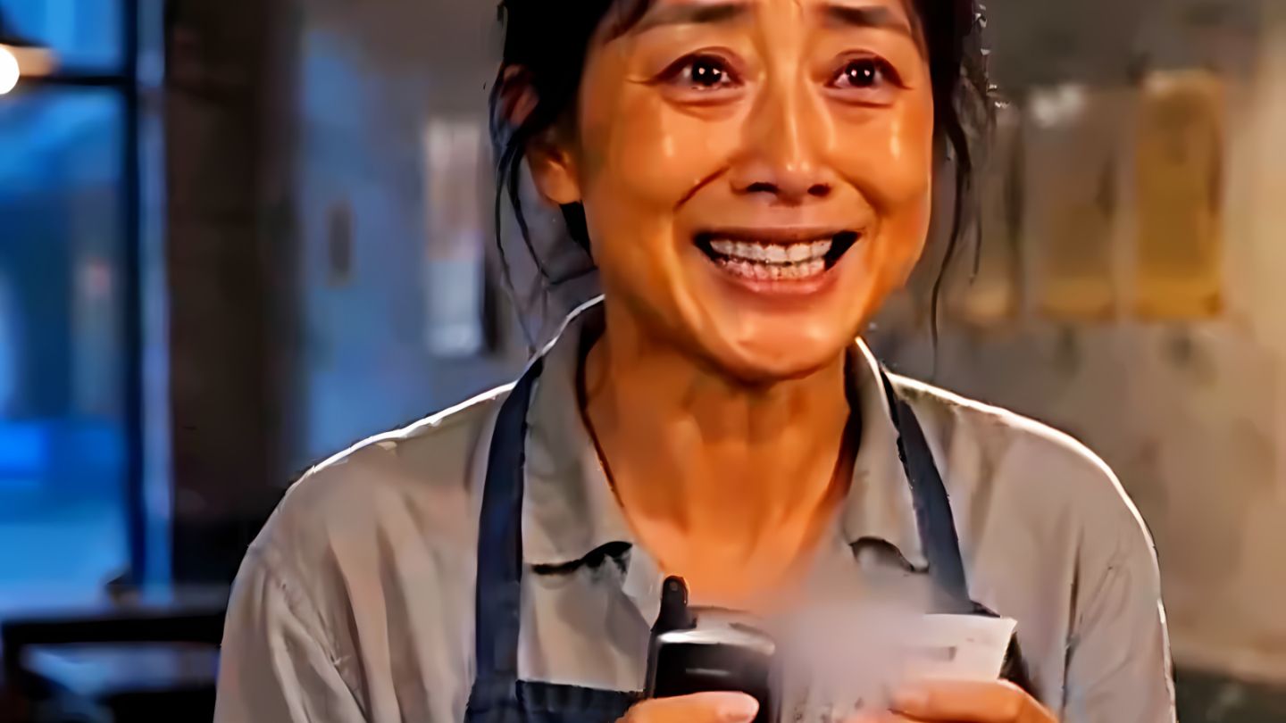 女人意外得奖千万彩票，为试探亲弟谎称身患癌症，谁知弟弟不仅不肯出钱医治，还逼她带病开店还房贷！