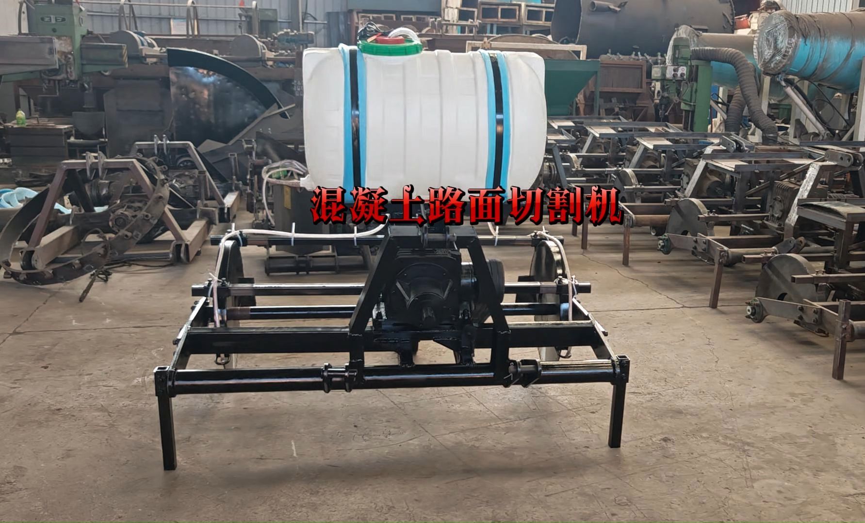 拖拉机带双锯片路面切割机 全自动马路切缝机 后置悬挂式水泥路面开槽