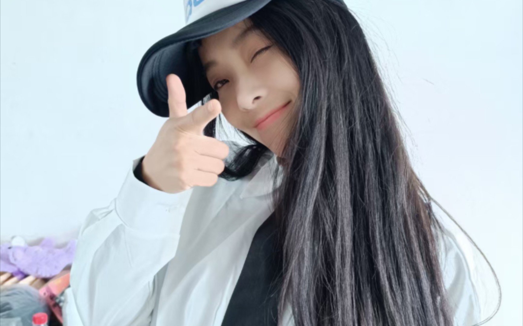 【小张同学】v 限定