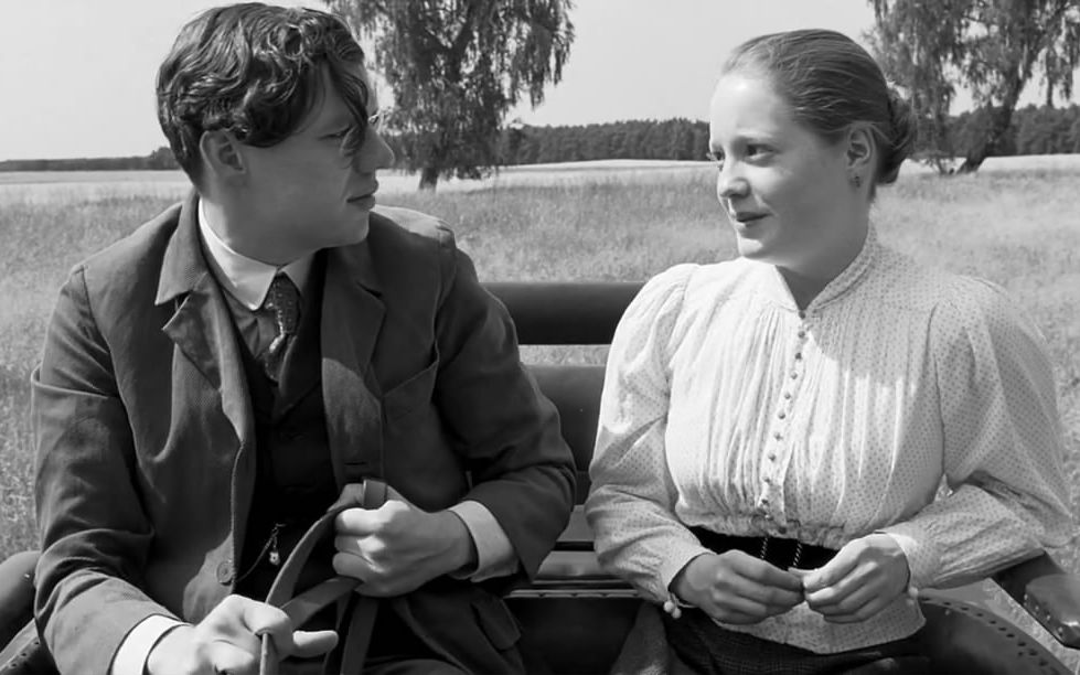 金棕榈电影白丝带老师和eva合集