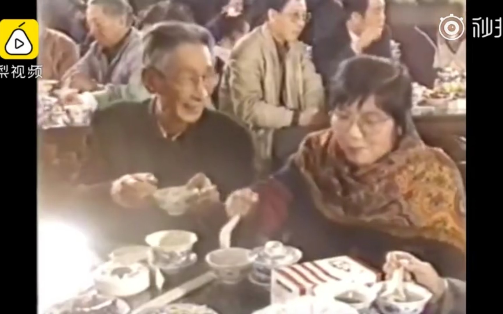 [图]老艺术家为您表演吃元宵-1989年老舍先生诞辰九十周年元宵晚会