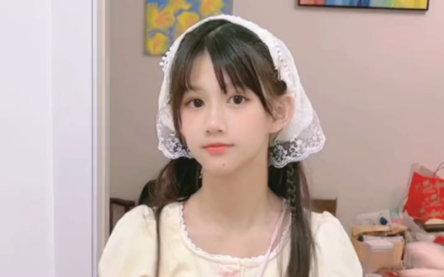 小叶子vanessa92:下巴被蚊子咬了酒命919191