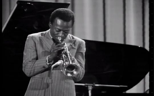 [图]The Miles Davis Quintet -I Fall In Love Too Easily,Live In Germany November 1967