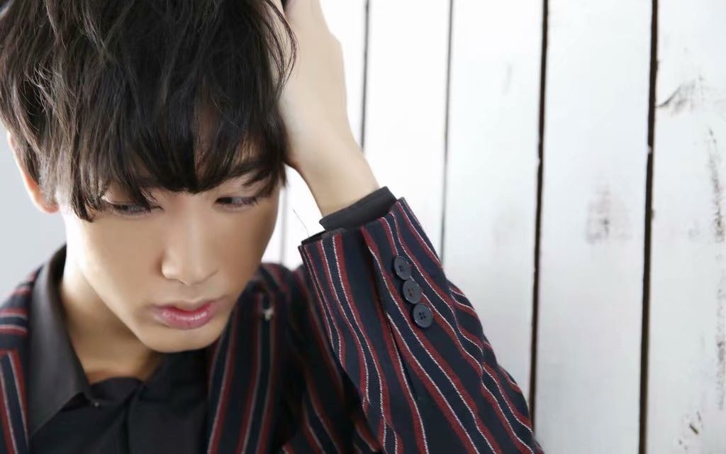 01.02 ins 新年视频(竟然截掉了神经病的部分