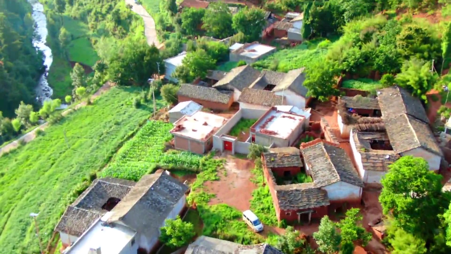 航拍美丽的大桥乡水磨村(新)