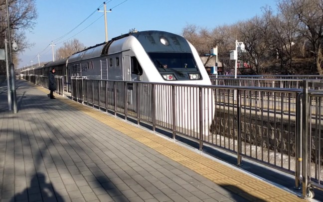 (2倍速)北京市郊铁路s2大白猪ndj3进八达岭站