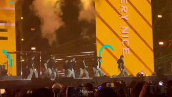 《very nice》一出场，金唱片爆改seventeen演唱会#seventeen #金唱片 #verynice