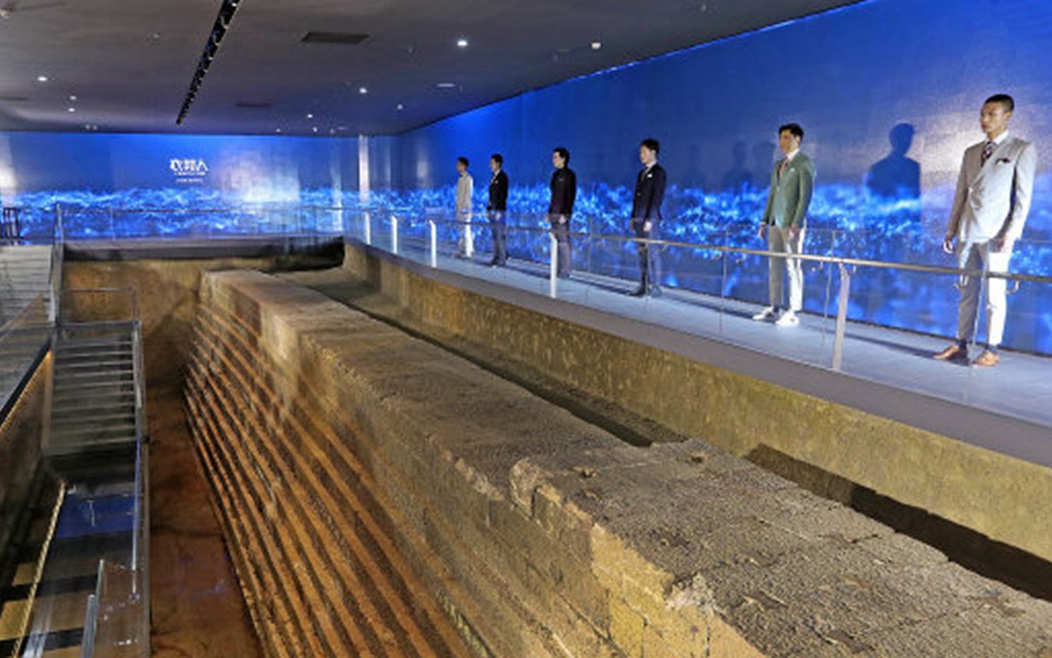 杭州海塘遗址博物馆免费办起时尚秀 助力当地服装企业复工复产!