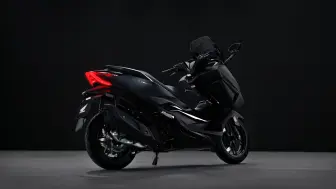 Скачать видео: Honda本田2025款Forza125发布