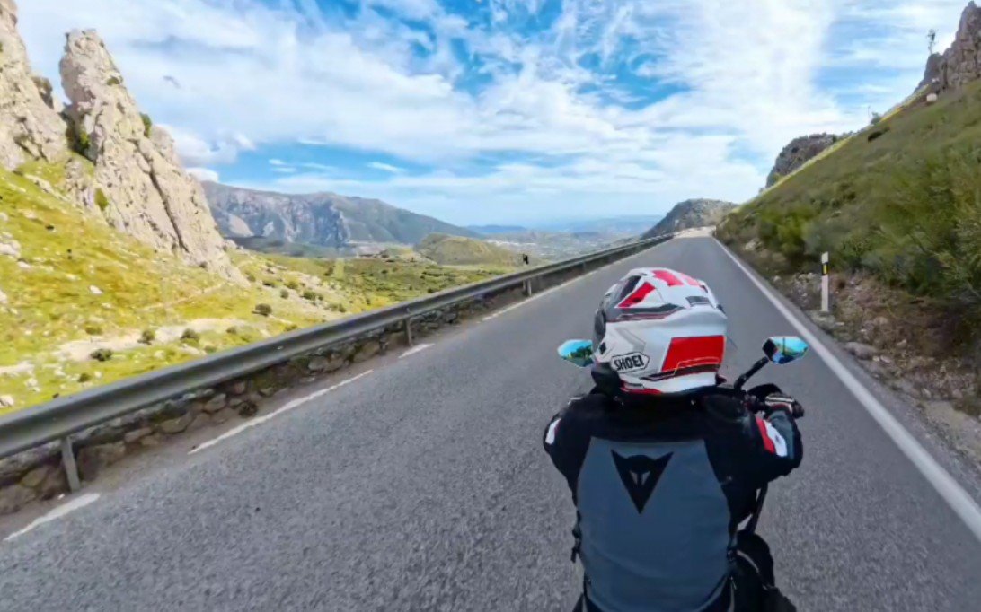 周日骑摩托透透气