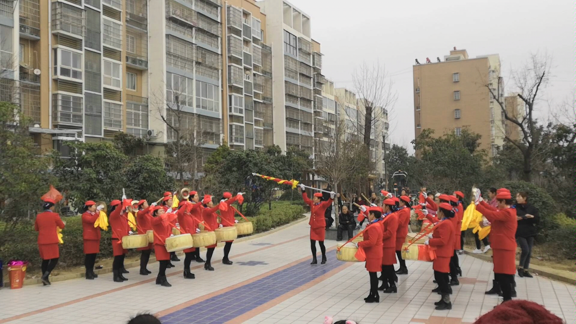 [图]西城花园表演