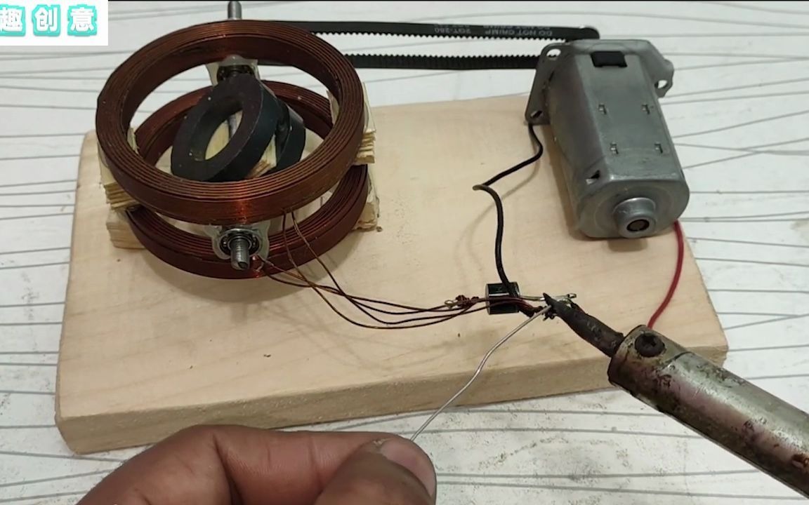 利用铜线磁铁制造直流电机能量发电器