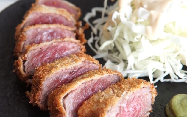 【辣辣搬运】炸牛排与卷心菜丝~beef cutlet