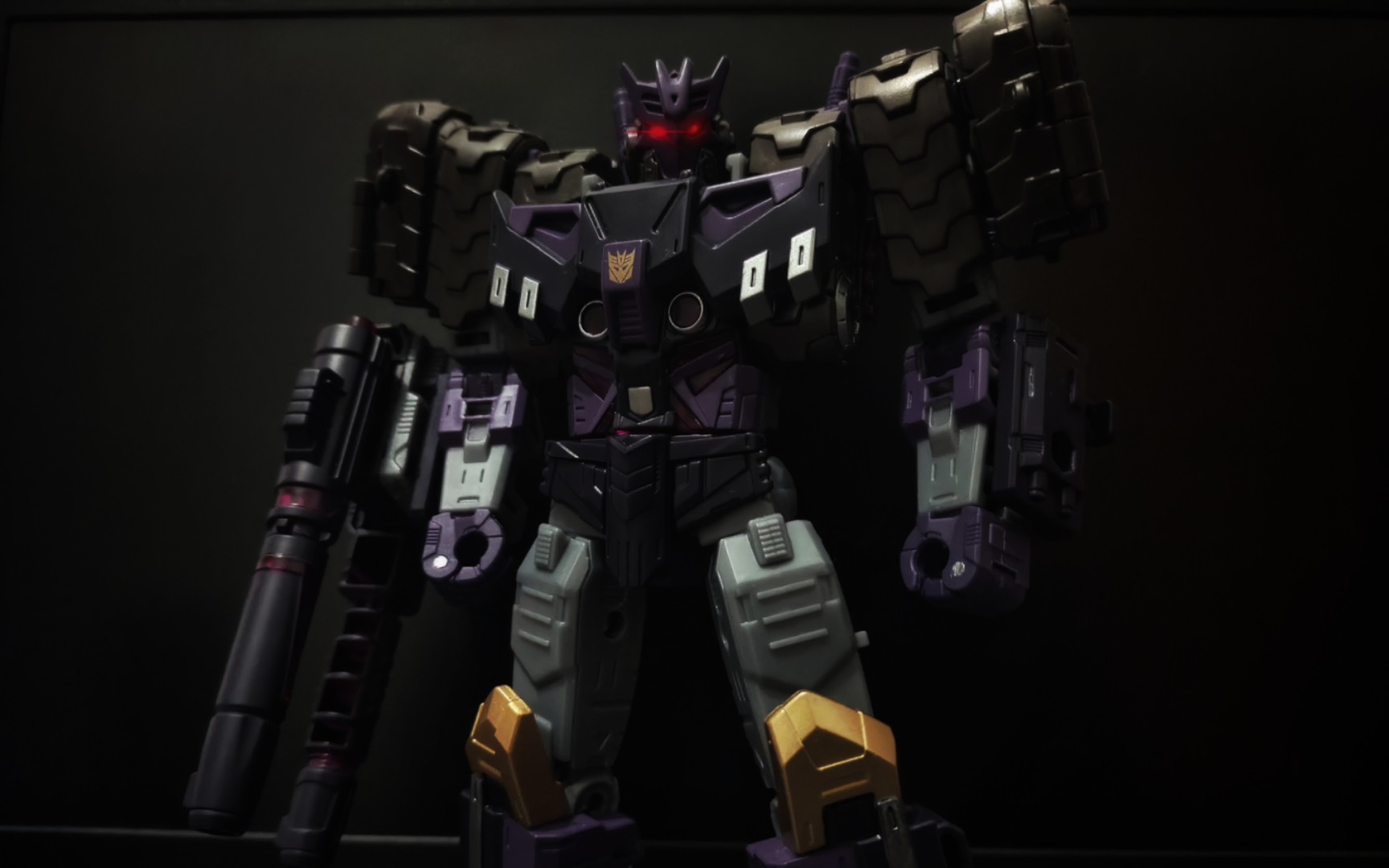 孩之宝 变形金刚传世系列 v级idw塔恩 拍摄