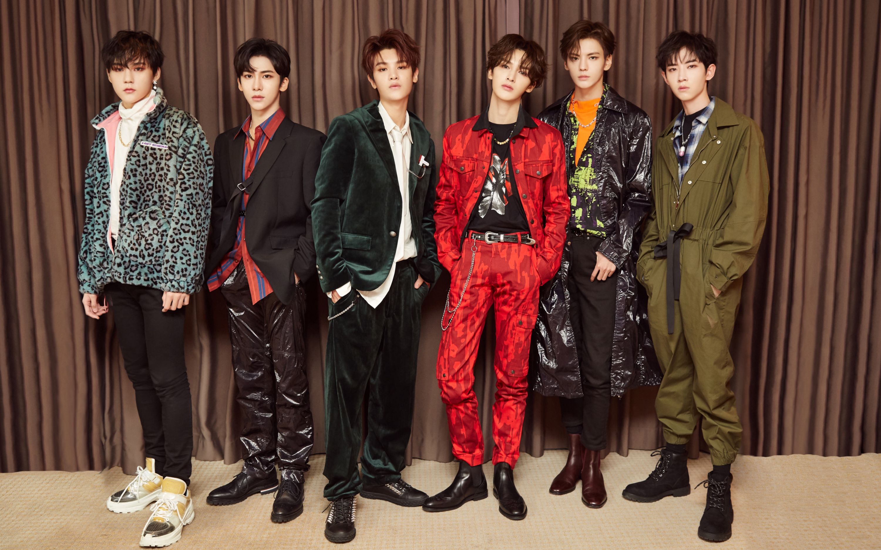 乐华nextwytb朱正廷玩魔法消消乐唱跳躁动现场爆料那些年用过的搞笑收