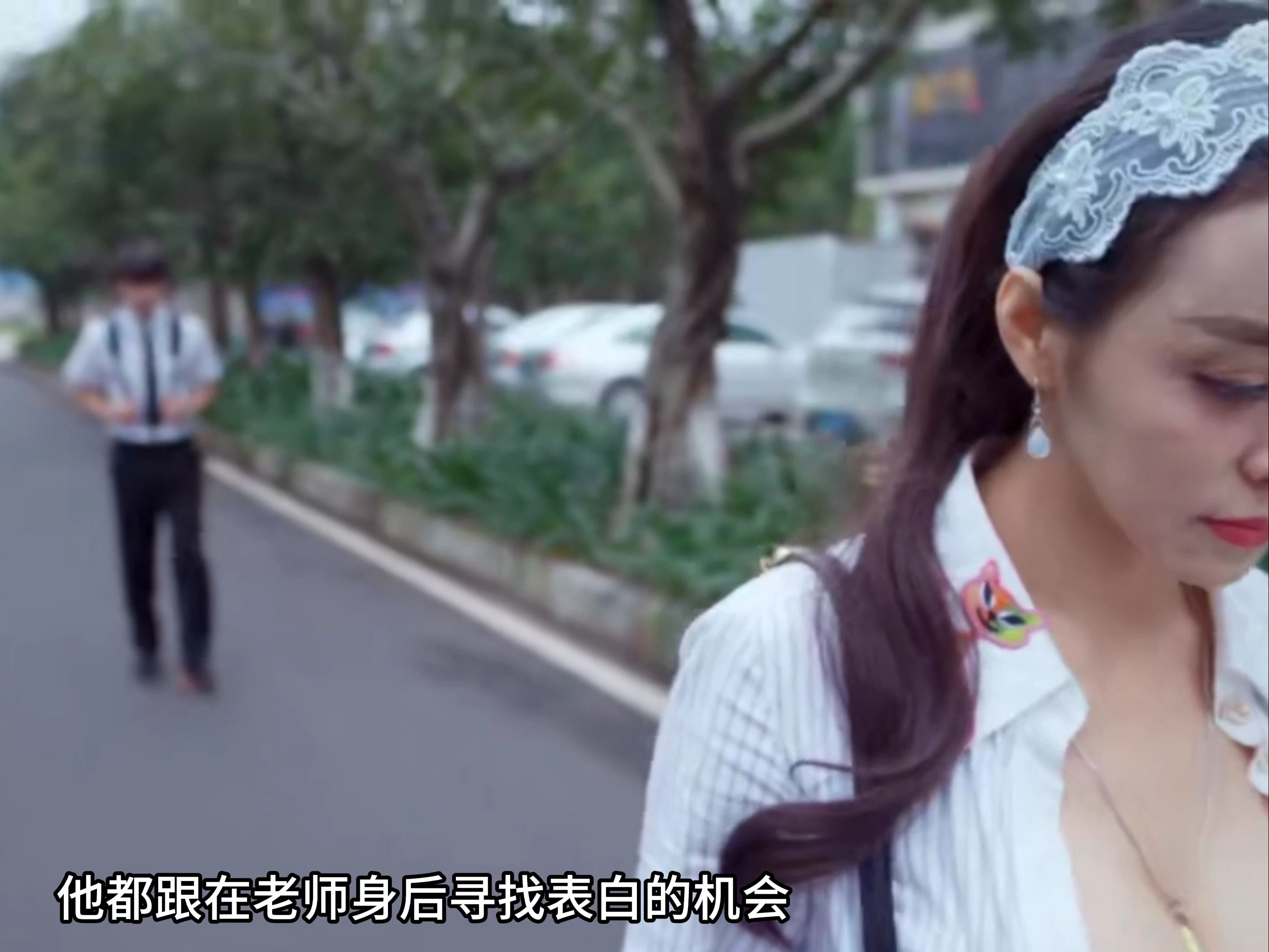 这么漂亮的女老师谁不喜欢