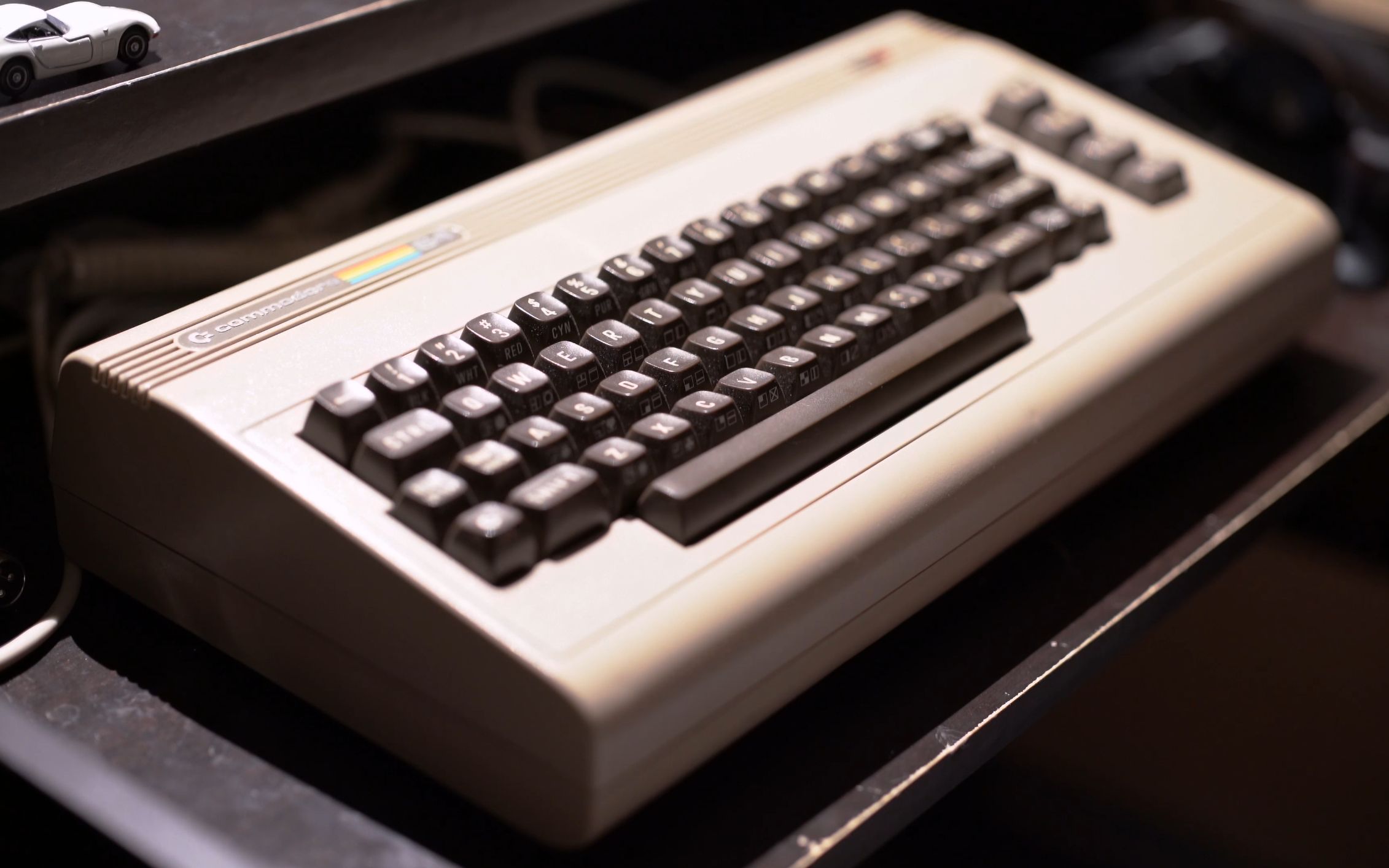 Commodore 64, 全世界销量最高的电脑, Mitsumi Hybrid轴打字声音哔哩哔哩bilibili