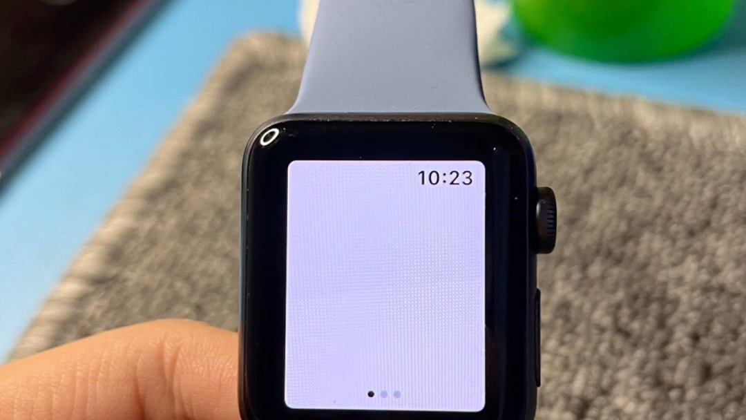 海鲜市场285买了台iwatchs2本人学生买来运动不需要太多功能假装不