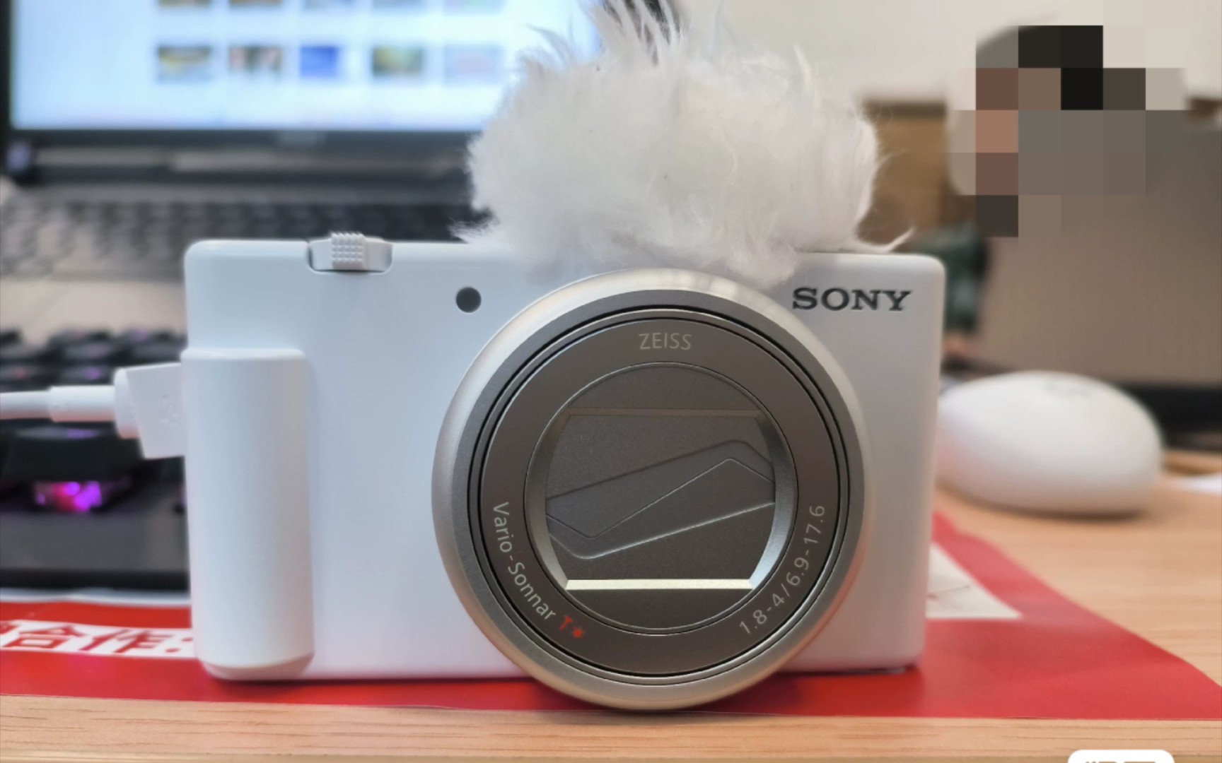 出【索尼zv1二代相机 gp-vpt2bt手柄】详情见简介