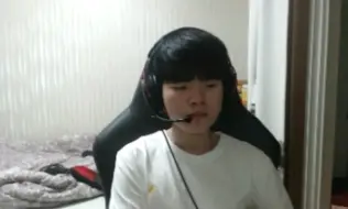 Tải video: deft:（衣服）买小了就给岷析